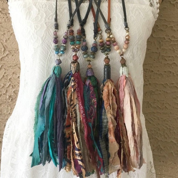 🌸 GOOD VIBES 🌸 TROPICAL FESTIVAL STYLISH GYPSY FEATHER UNIQUE TRENDY SUGAR BABE - Picture 12 of 16